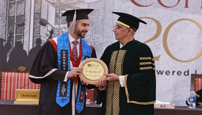 آئی بی اے کراچی کا کانووکیشن 2025ء، 1046 طلبہ کو ڈگریاں دی گئیں