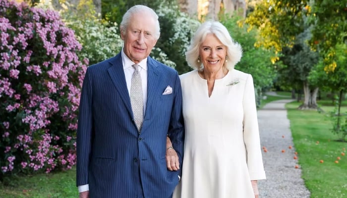 King Charles, Queen Camilla ring in holiday season with special  2025 Christmas card