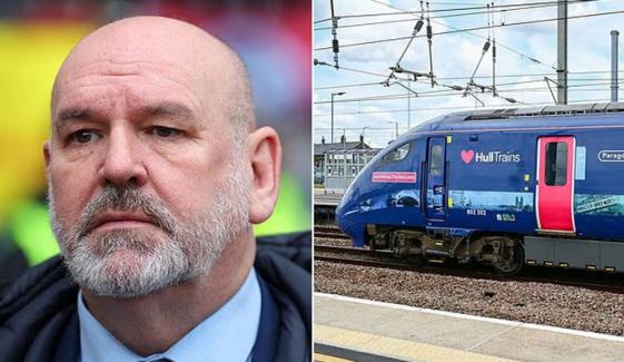 برطانیہ: ٹرین ڈرائیورز کا ساتھی کی برطرفی کیخلاف ہڑتال کو طول دینے کا اعلان