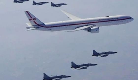 جے ایف 17 طیاروں نے انڈونیشی صدر کا طیارہ حصار میں لے لیا