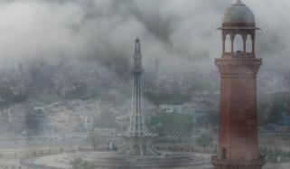 لاہور سمیت پنجاب کے مختلف اضلاع کی فضا انتہائی مضر صحت