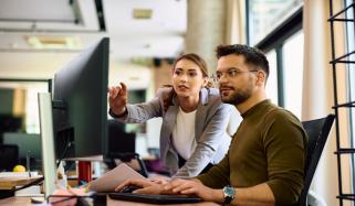 کیا جین زی دفتر کو گھر سے کام پر ترجیح دیتی ہے؟ سروے نتائج میں حیران کن انکشاف