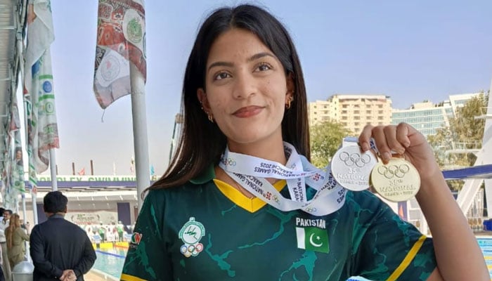 نیشنل گیمز: انعام بٹ ریسلنگ میں گولڈ میڈل جیت کر 18 ویں مرتبہ نیشنل چیمپئن بن گئے