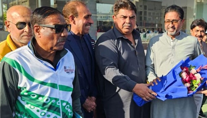 نیشنل گیمز: انعام بٹ ریسلنگ میں گولڈ میڈل جیت کر 18 ویں مرتبہ نیشنل چیمپئن بن گئے