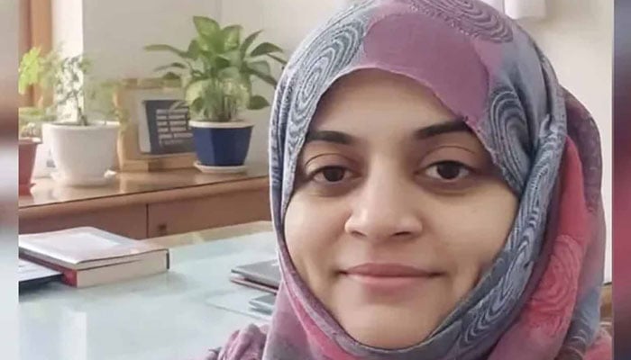 مقتولہ ڈاکٹر وردہ کی یادگار تصویر—فائل فوٹو