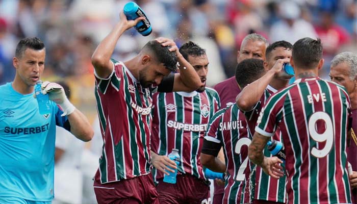 FIFAs mandatory hydration breaks for 2026 World Cup spark heated debate