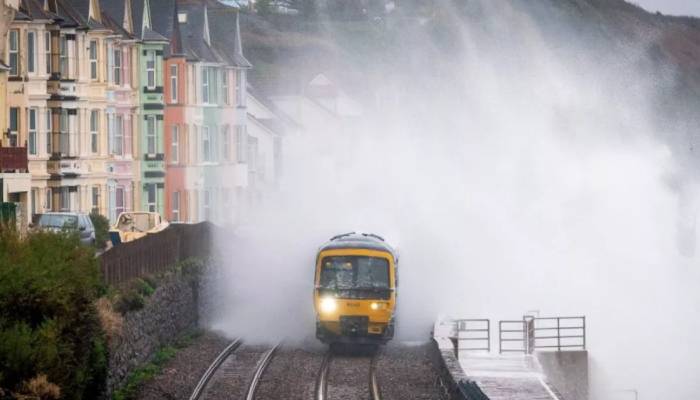 Storm Bram batters UK, Ireland with floods and travel chaos