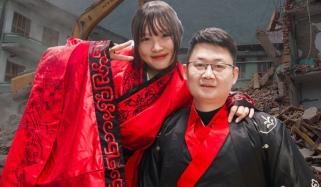 چینی خاتون نے 15 سال بعد ریسکیو کرنے والے ہیرو سے شادی کر لی