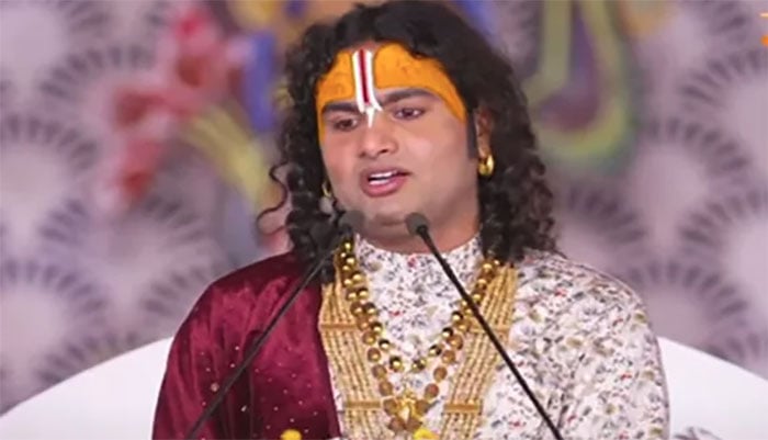 پنڈت انیرودھ آچاریہ—فوٹو بشکریہ بھارتی میڈیا