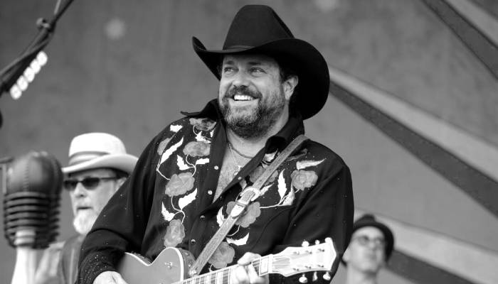 Raul Malo, country singer and The Mavericks’ frontman, dies at 60