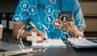 نیا اے آئی ٹول ڈاکٹروں کے کاغذی کام کے اوقات کم کرنے لگا