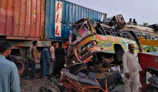 رواں سال مختلف ٹریفک حادثات میں 806 افراد جاں بحق ہوئے: رپورٹ