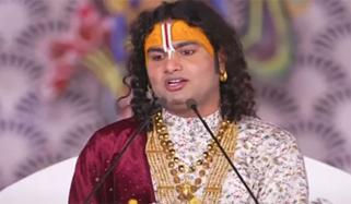 بھارت: خواتین کیلئے توہین آمیز بیان پر پنڈت انیرودھ آچاریہ کیخلاف قانونی کارروائی شروع