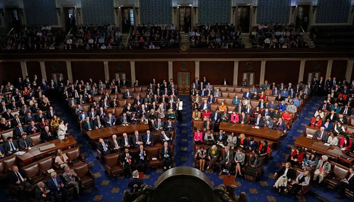 امریکی ایوانِ نمائندگان نے ملکی تاریخ کا سب سے بڑا 901 ارب ڈالر کا دفاعی بل منظور کر لیا