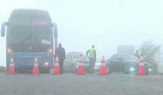 ملک کے مختلف علاقوں میں شدید دھند، فضا بھی آلودہ