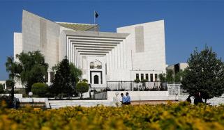 سپریم کورٹ: زیادتی کیس کے ملزم کی سزا 20 سال سے کم کر کے 5 سال کر دی گئی