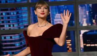 ٹیلر سوئفٹ نے عملے کو 19 کروڑ 70 لاکھ ڈالر کا بونس دے دیا