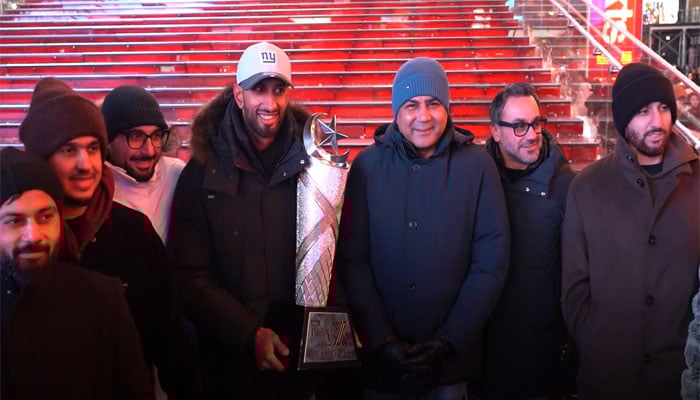 نیویارک: ٹائمز اسکوائر پر پی ایس ایل کے رنگ بکھر گئے