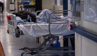 انگلینڈ کے اسپتالوں کو موسمِ سرما میں گنجائش سے زائد مریضوں کا سامنا