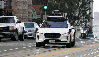 امریکا: خودکار ٹیکسی میں خاتون کے ہاں بچے کی پیدائش