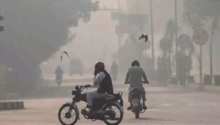 ملک کے مختلف شہروں کی فضا آج بھی انتہائی مضر صحت