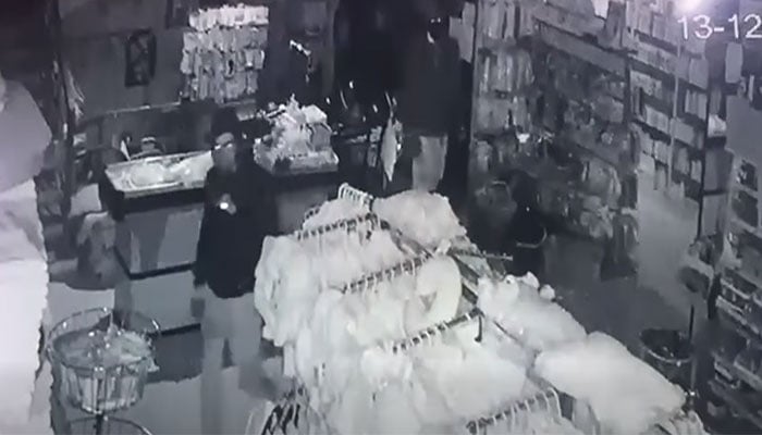 —سی سی ٹی وی فوٹیج گریب