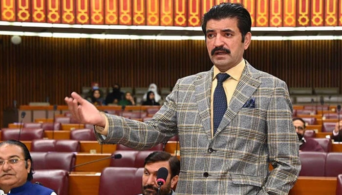 شیر افضل مروت—فائل فوٹو