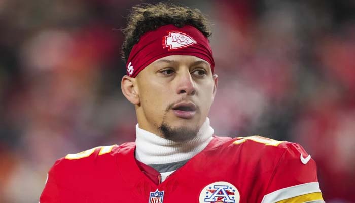 Patrick Mahomes begins long road to recovery after ACL surgery