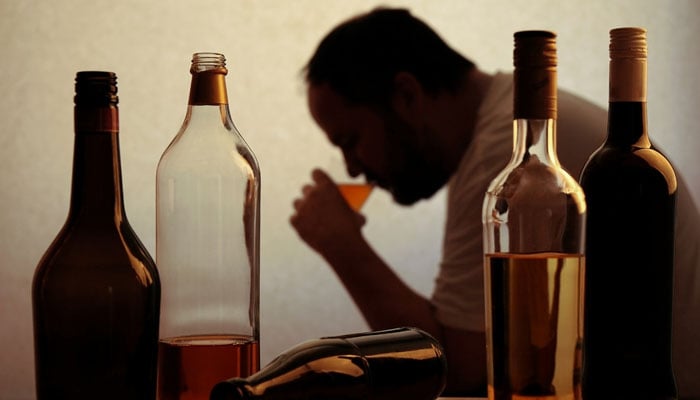 Alcohol increases cancer risk, especially with heavy drinking, study