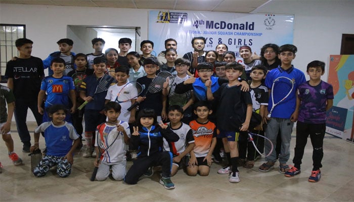 جونیئر اسکواش چیمپئن شپ، فواد خان نے کوارٹر فائنل میں جگہ بنالی