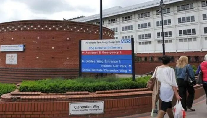 لیڈز کے اسپتالوں میں بقایا تنخواہوں کے تنازع پر عملے کی ہڑتال کا اعلان