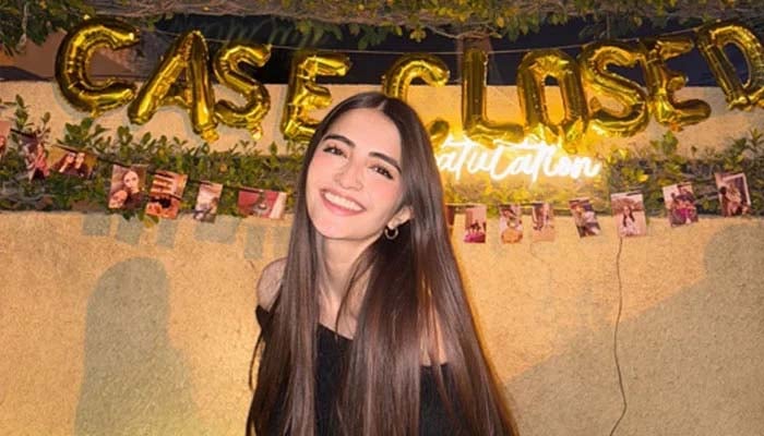 Merub Alis friends surprise her with backyard law school graduation ceremony