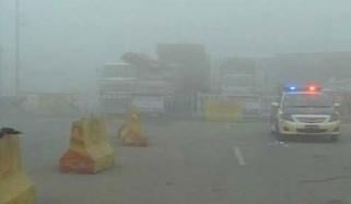 پنجاب اور خیبرپختونخوا میں دھند، موٹرویز کے مختلف سیکشنز بند 