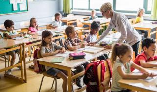 امارات: اسکولوں کے داخلے کی عمر میں بڑی تبدیلی