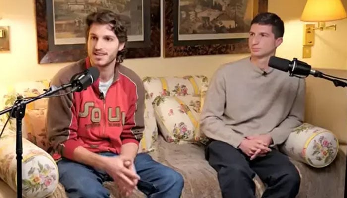 فوٹو —  اسکرین گریب