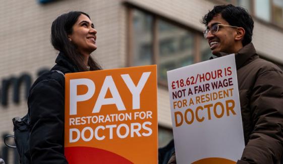 ریزیڈنٹ ڈاکٹروں کی ہڑتال: ڈیڈ لاک توڑنے کیلئے ایکاس کی مداخلت کی پیشکش