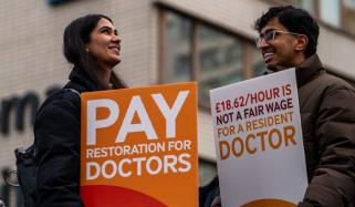 ریزیڈنٹ ڈاکٹروں کی ہڑتال: ڈیڈ لاک توڑنے کیلئے ایکاس کی مداخلت کی پیشکش