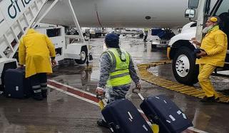 امارات میں تیز بارش، سڑکوں پر پانی جمع