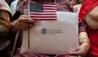 غیر ملکی نژاد امریکیوں کی شہریت منسوخ کرنے کی تیاریاں تیز