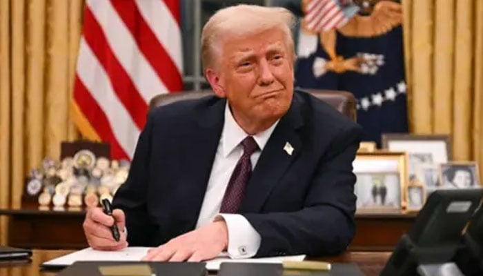 ٹرمپ نے 900 ارب ڈالر کے دفاعی پالیسی بل پر دستخط کردیے