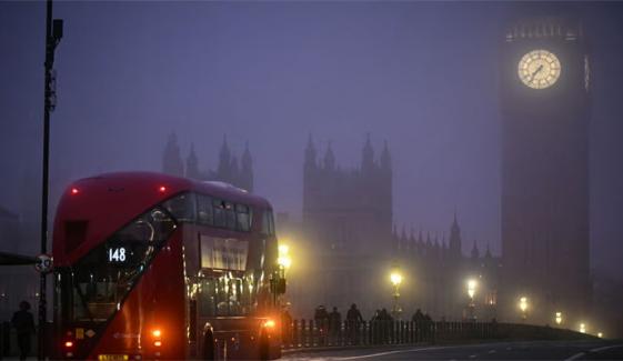 لندن: مشکوک پیکیج ملنے پر پارلیمنٹ اسکوائر اور مل بینک اچانک بند
