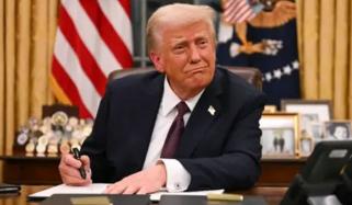 ٹرمپ نے 900 ارب ڈالر کے دفاعی پالیسی بل پر دستخط کردیے