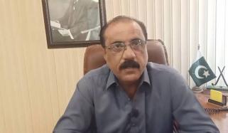 پاکستان ہاکی ٹیم کے منیجر انجم سعید وطن واپسی پر مبینہ طور پر جہاز میں سگریٹ نوشی کرتے پکڑے گئے