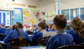 برطانیہ میں لڑکوں میں عورت دشمنی کی ابتدائی علامات پہچاننے کیلئے ٹیچر ٹریننگ پروگرام شروع