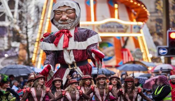 مانچسٹر کرسمس پریڈ شہر کی سب سے دل موہ لینے والی تقریبات میں سے 1 قرار