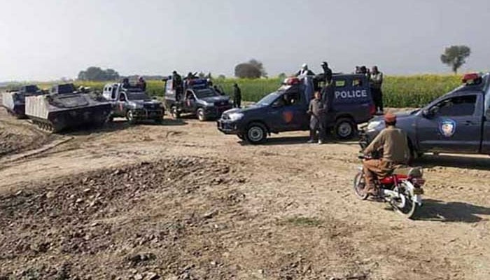 گھوٹکی، مشترکہ آپریشن میں 2 ڈاکو ہلاک