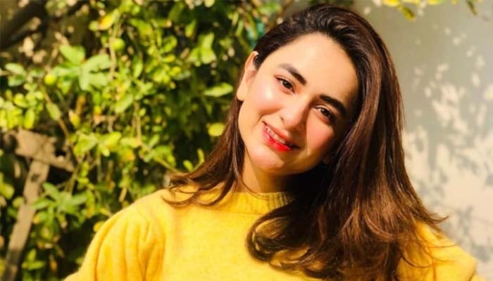 Yumna Zaidi flaunts Best Film Actress of the year trophy for Nayab
