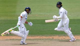 نیوزی لینڈ کے اوپنرز نے ٹیسٹ کرکٹ کی تاریخ کا غیر معمولی ریکارڈ اپنے نام کر لیا