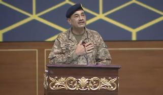 افغانستان کو فتنہ الخوارج اور پاکستان میں سے کسی ایک کا انتخاب کرنا ہوگا، فیلڈ مارشل