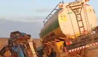 تفتان: آئل ٹینکر اور گاڑی کی ٹکر، 9 افراد ہلاک، 10 زخمی